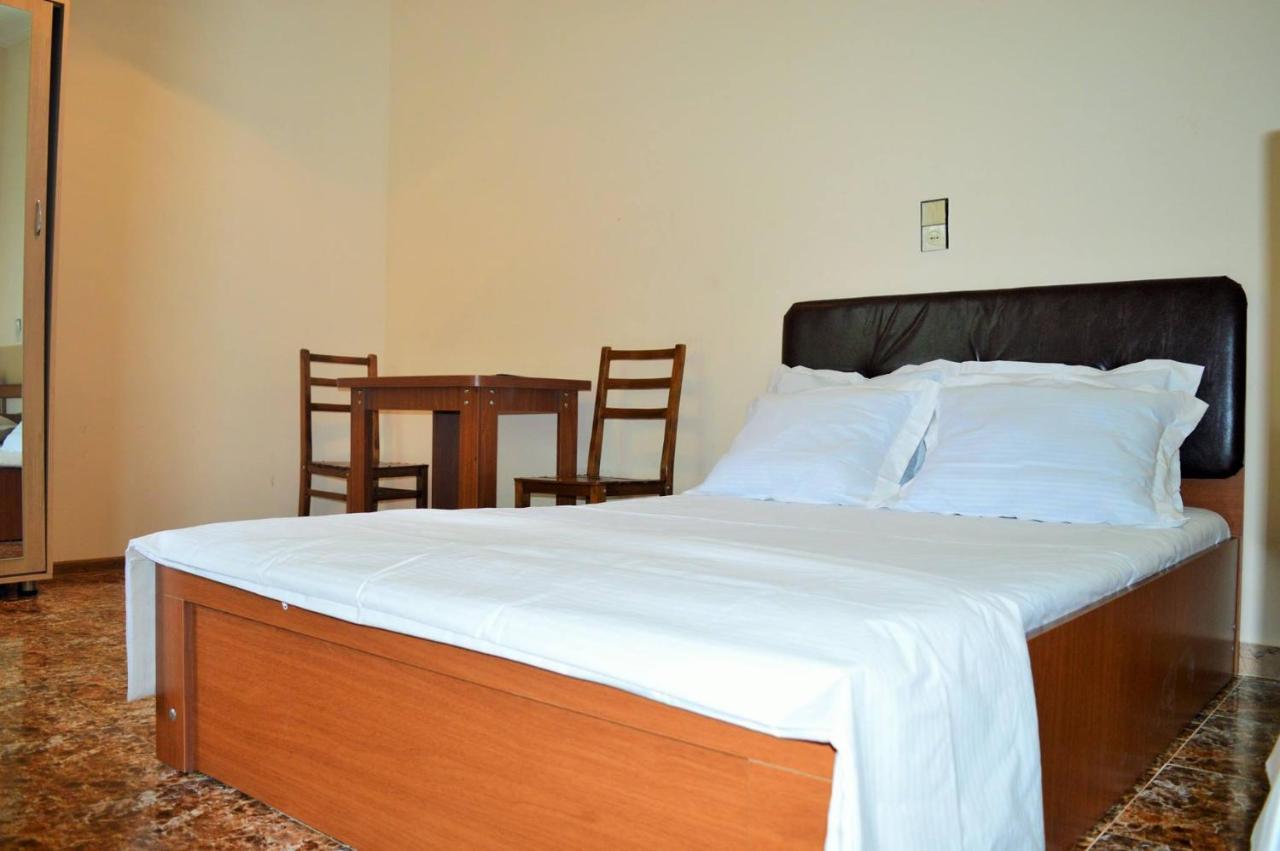 Hotel Tedi Qvareli Exteriör bild