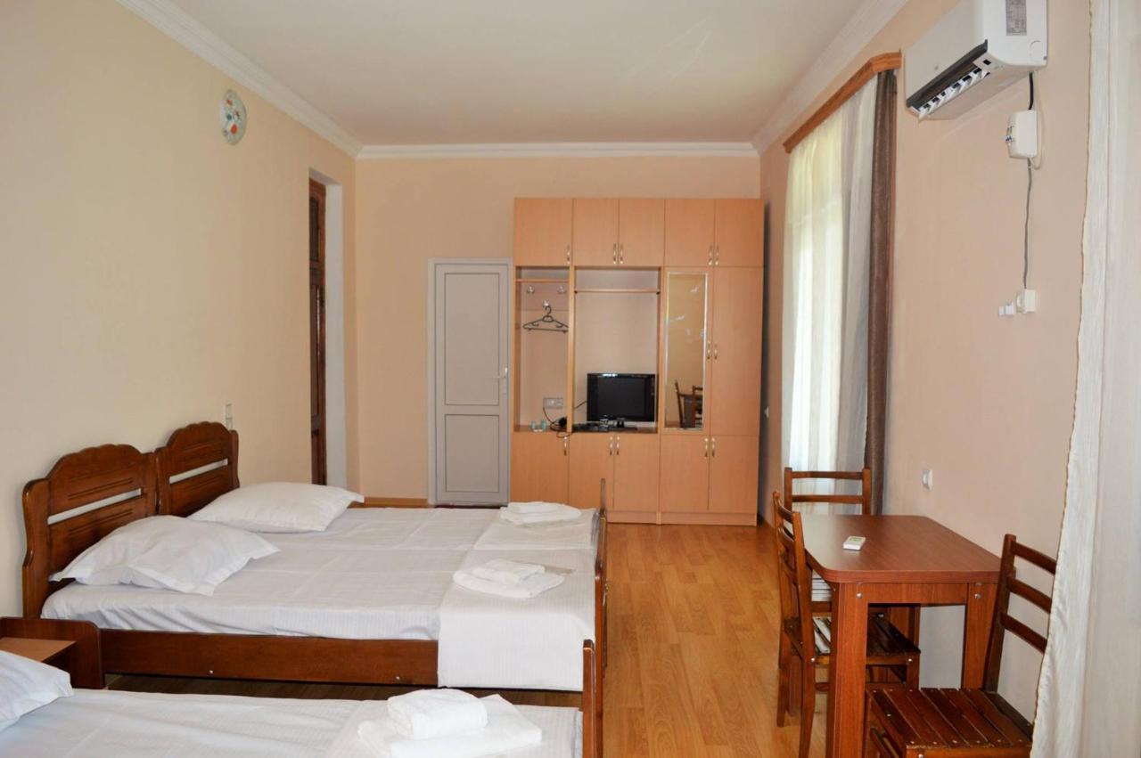 Hotel Tedi Qvareli Exteriör bild