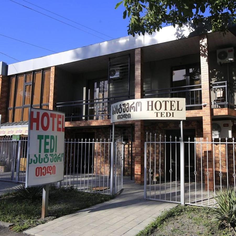 Hotel Tedi Qvareli Exteriör bild