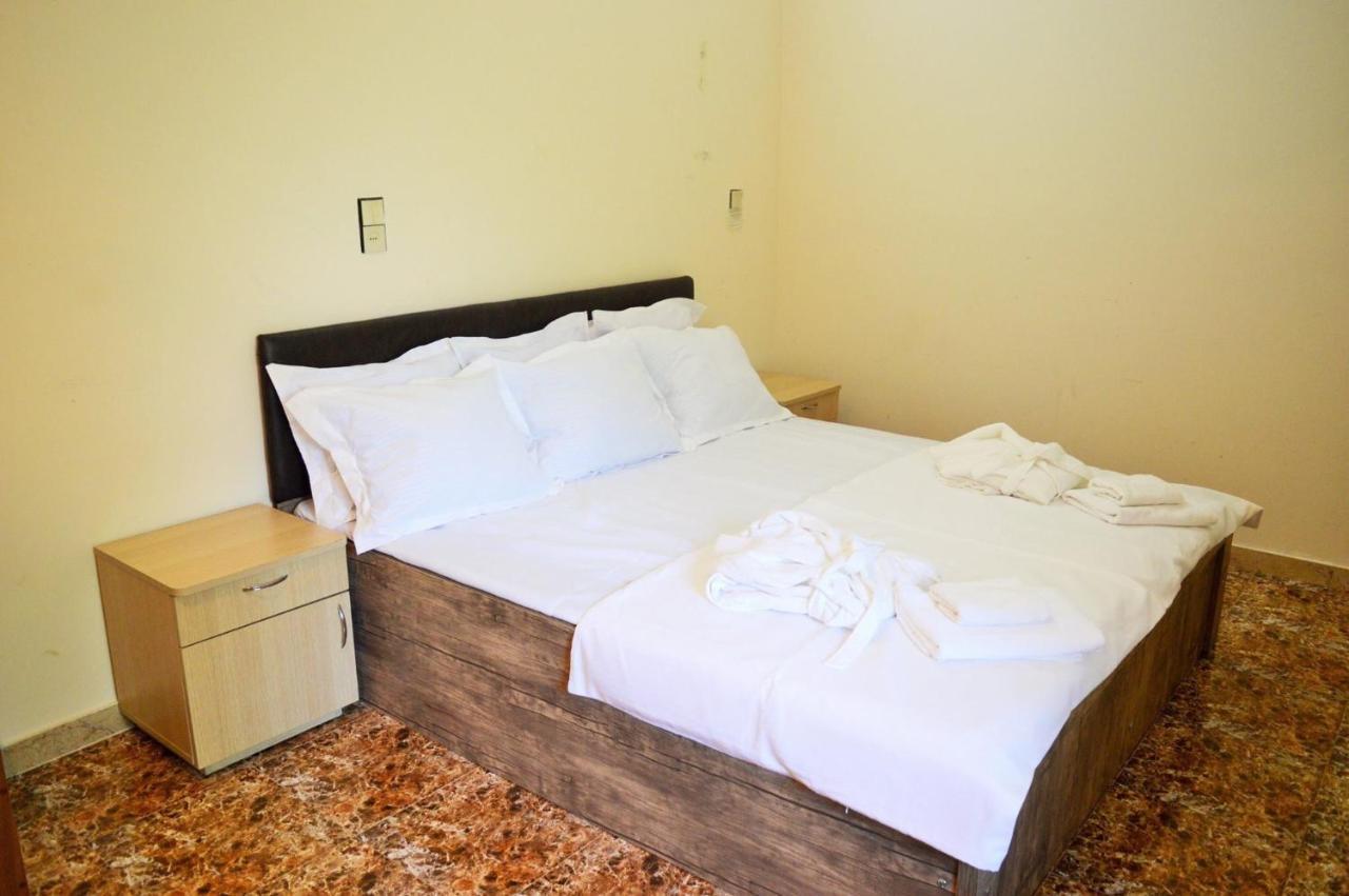 Hotel Tedi Qvareli Exteriör bild